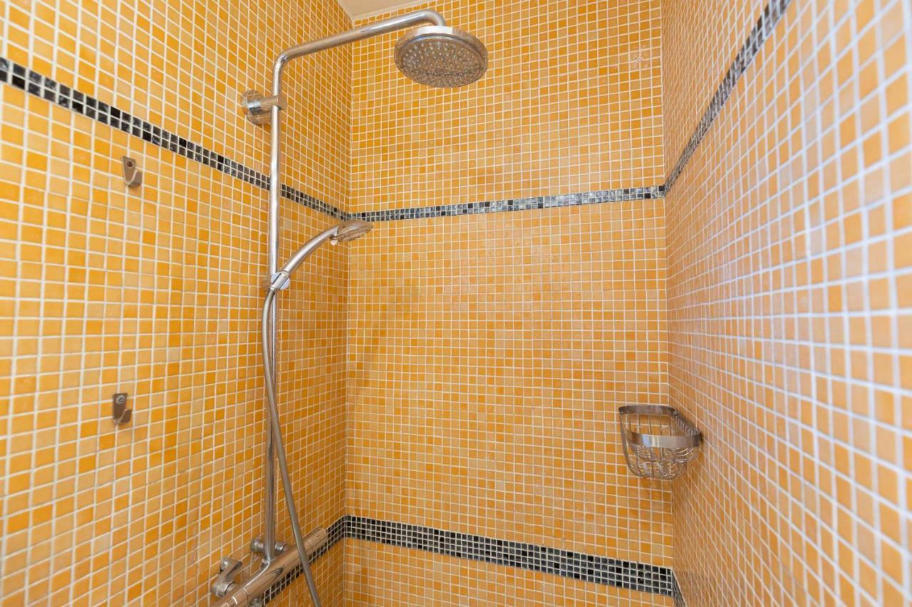 Vakantiehuis Maison Cosy - 5min - Parc Expo- Arena-centre *
